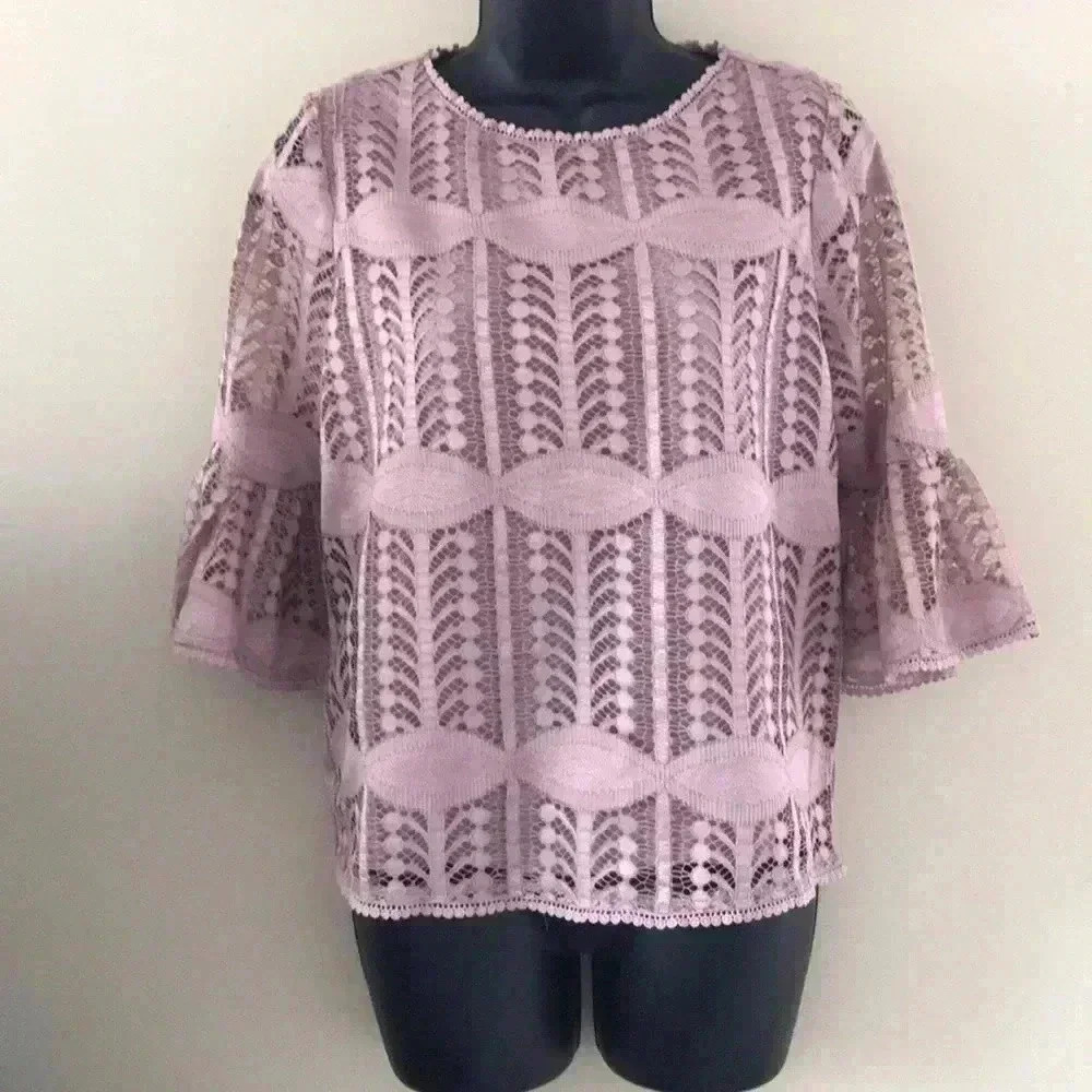 NSR Lace 3/4 Bell Sleeve Blouse—A1